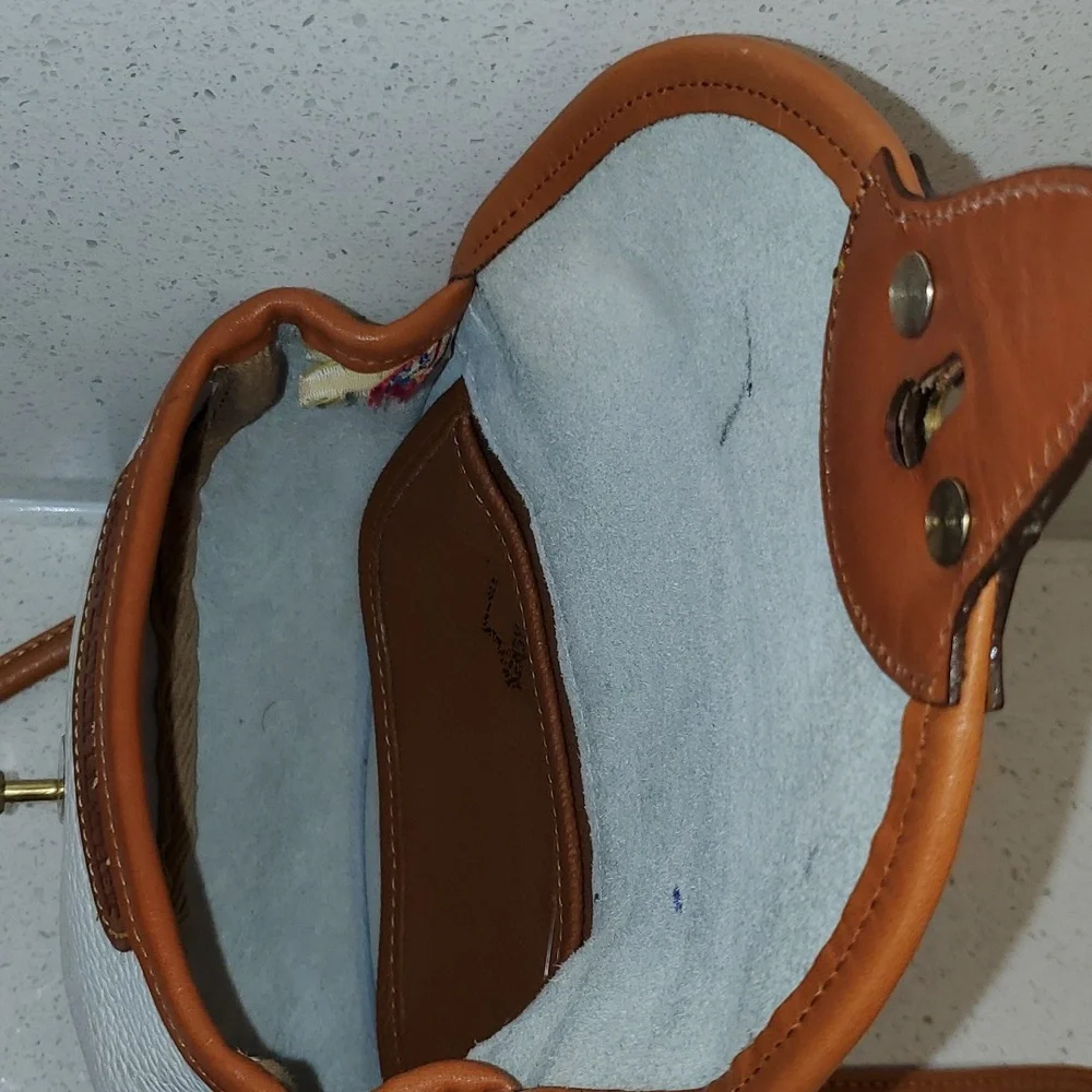 USA 🇺🇸 Vintage and Rare DOONEY & BOURKE pebbled leather crossbody bag